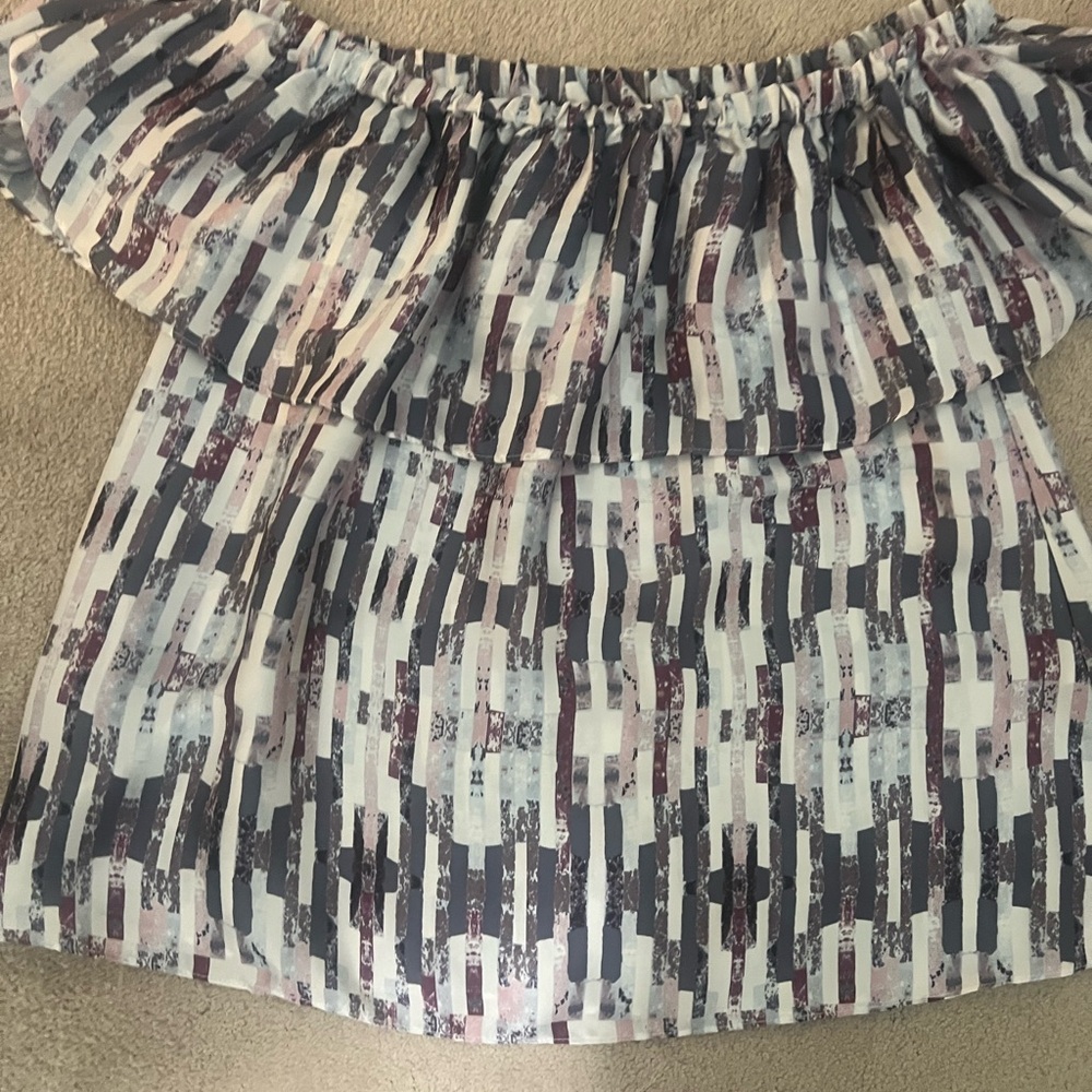 Stylish Off-Shoulder Patterned Top - image 1